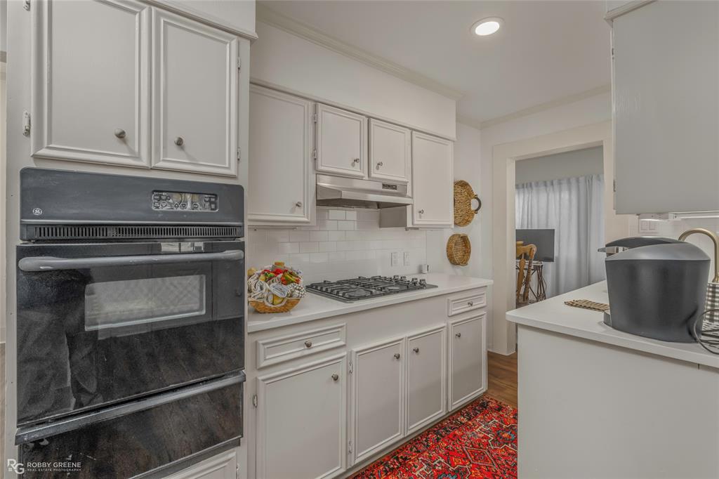1102 Shreveport Road Minden, LA 71055 - Photo 10 of 32 Updated kitchen w/quartz countertops