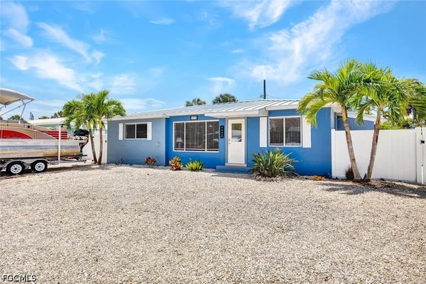 $850,000 | 4830 Coquina Road, Fort Myers Beach, FL 33931