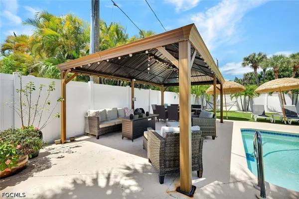 $850,000 | 4830 Coquina Road, Fort Myers Beach, FL 33931