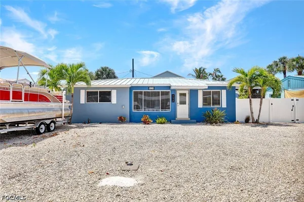 $850,000 | 4830 Coquina Road, Fort Myers Beach, FL 33931