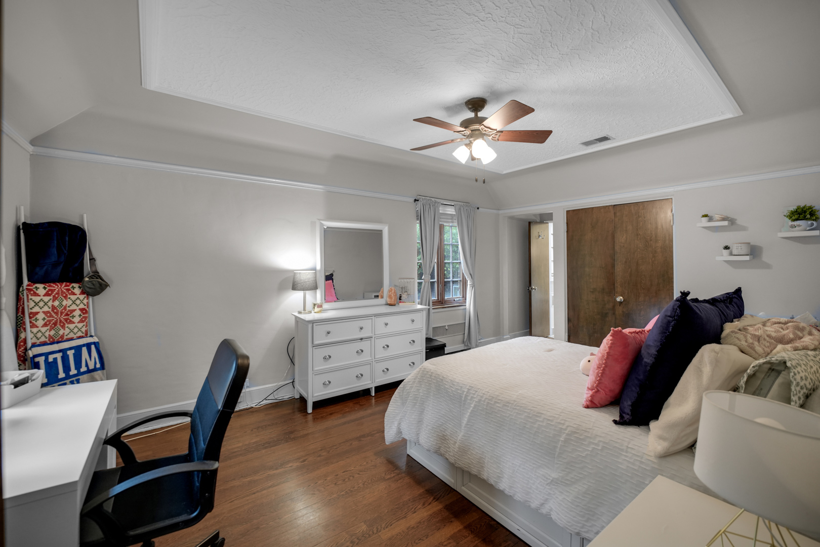 2014 West Hopkins Place Chicago, IL 60643 - Photo 17 of 28