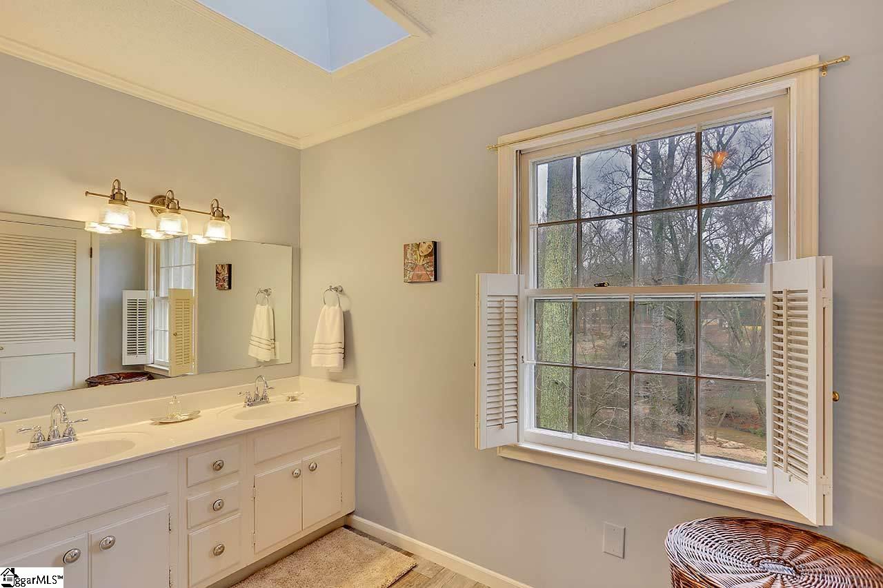 205 Long Point Way Simpsonville, SC 29681 - Photo 18 of 31 Gallery Image 18