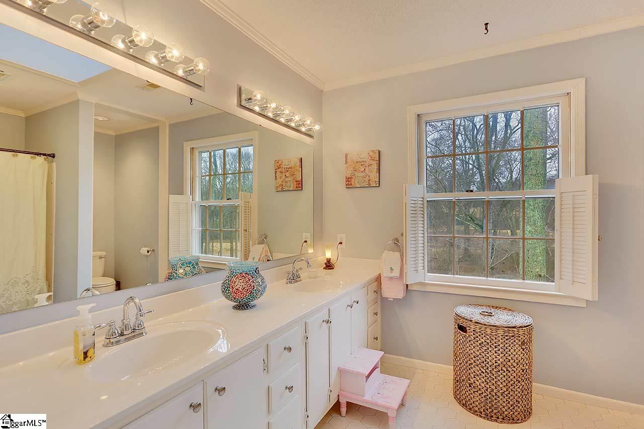 205 Long Point Way Simpsonville, SC 29681 - Photo 23 of 31 Gallery Image 23