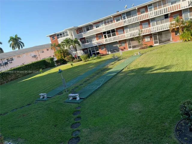 $249,500 | 141 Northeast 10th Avenue, Unit 17B, Hallandale Beach, FL 33009