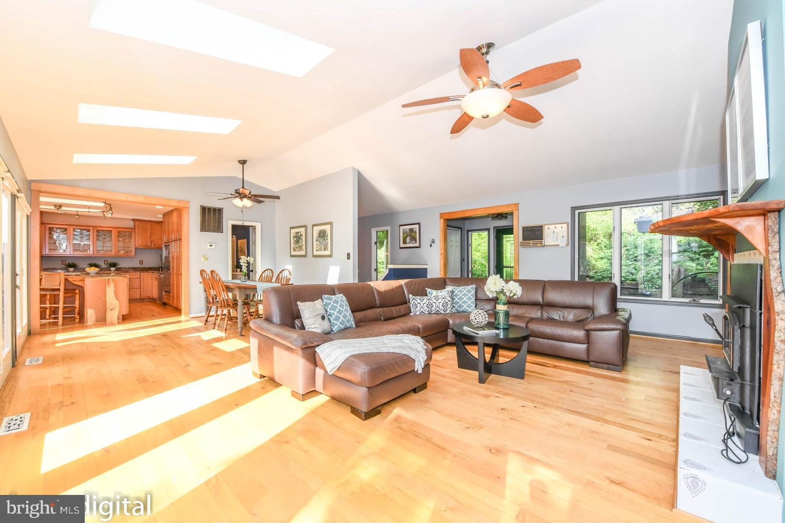 6712 West Lakeridge Road New Market, MD 21774 - Photo 13 of 30 Gorgeous hardwood throughout the main level