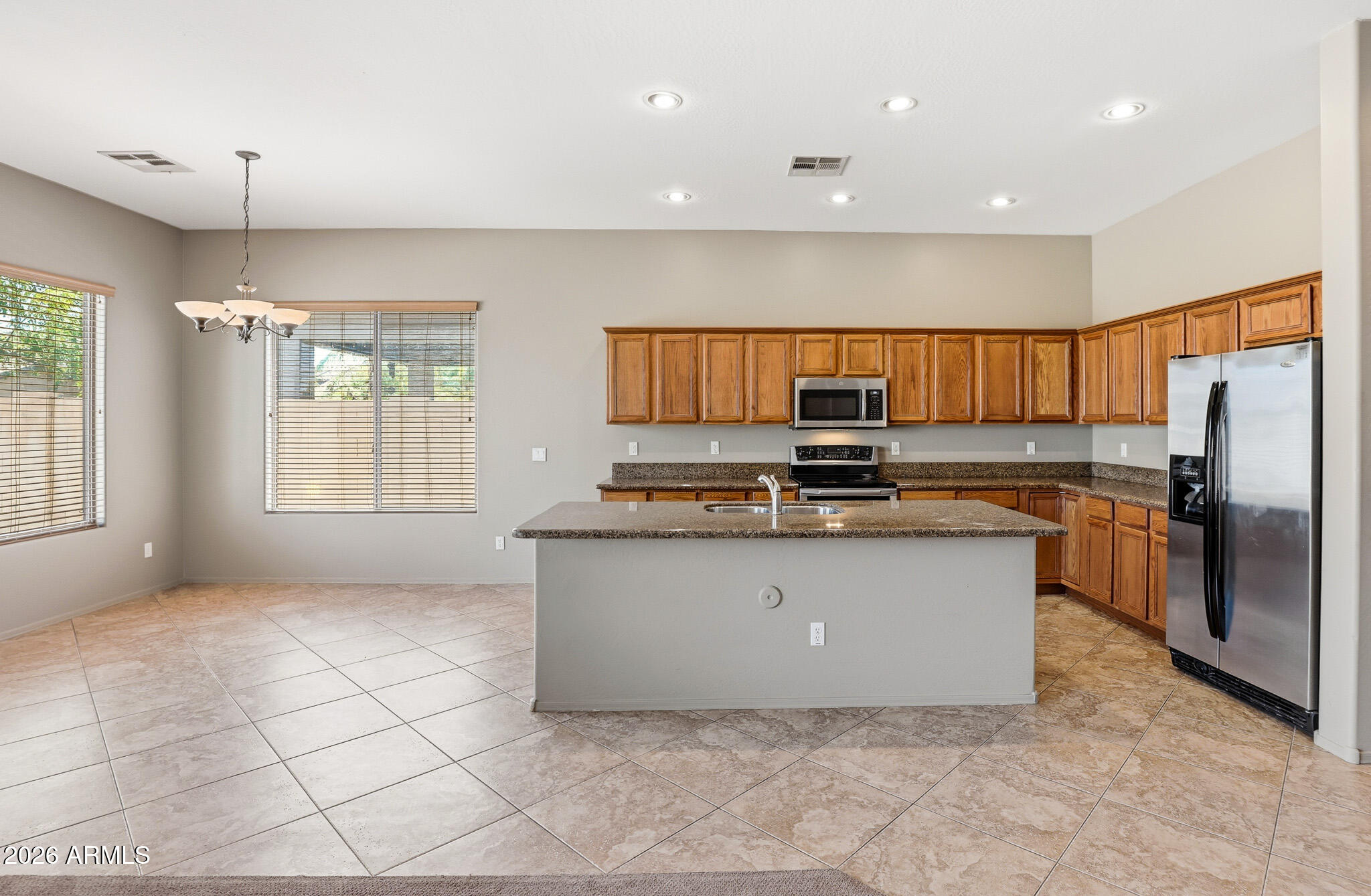 18185 West Rimrock Street Surprise, AZ 85388 - Photo 4 of 32 18185_W_Rimrock_St_Surprise_AZ_85388_009