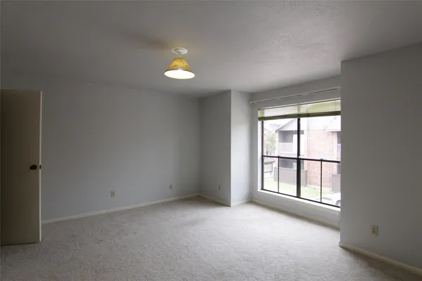 $900 | 3100 Walnut Bend Lane, Unit 118, Houston, TX 77042