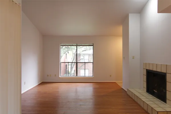 $900 | 3100 Walnut Bend Lane, Unit 118, Houston, TX 77042
