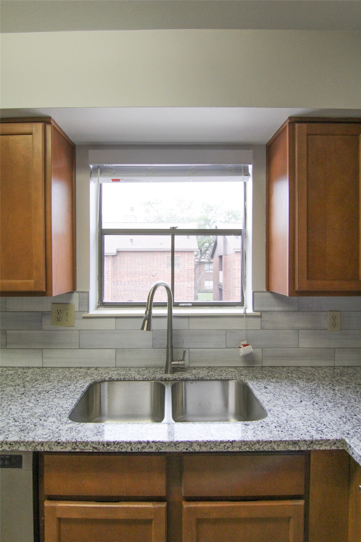 3100 Walnut Bend Lane, Unit 118 Houston, TX 77042 - Photo 10 of 20 kitchen