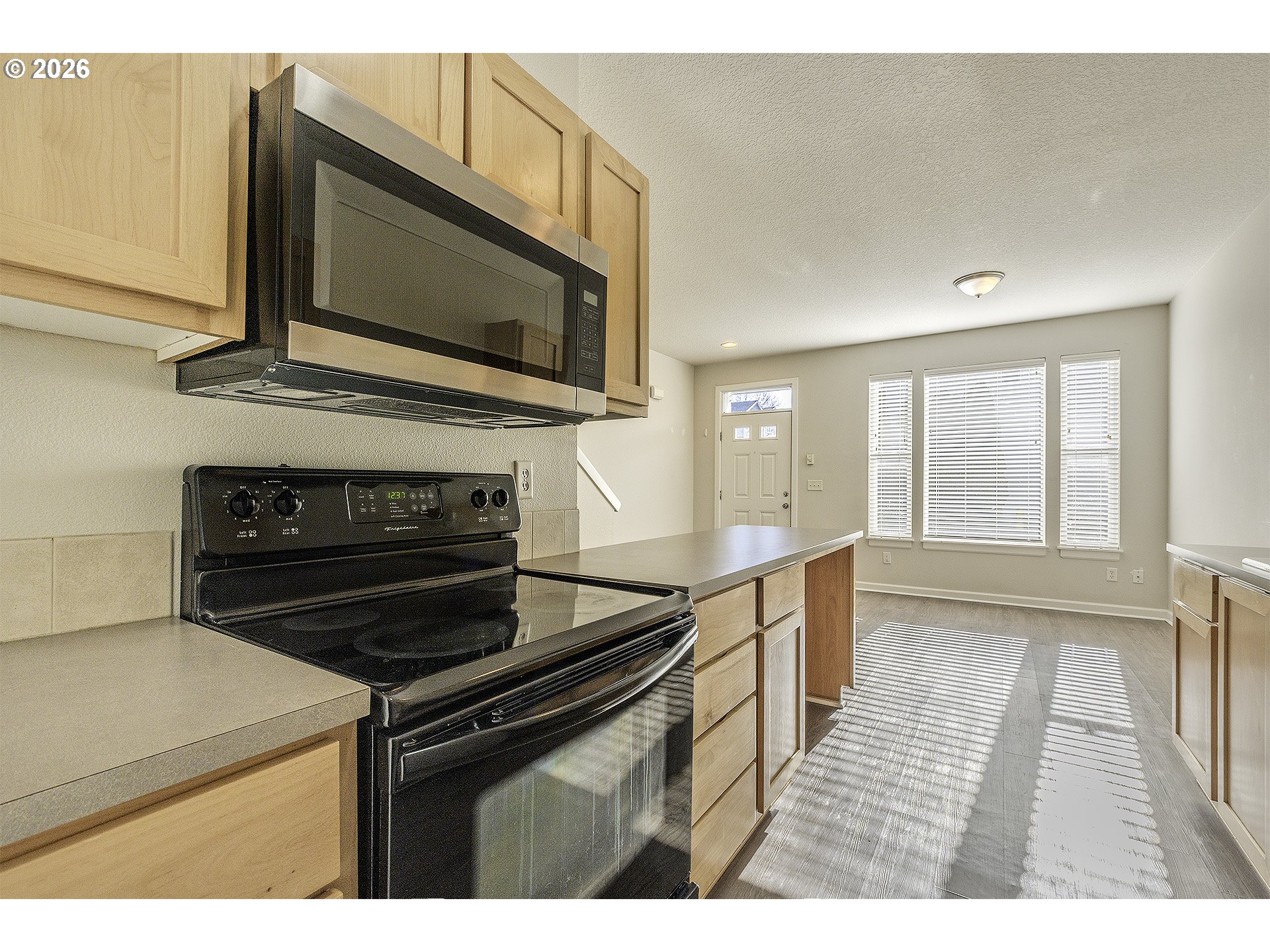 18437 Southwest Anna Mae Lane Beaverton, OR 97003 - Photo 9 of 23