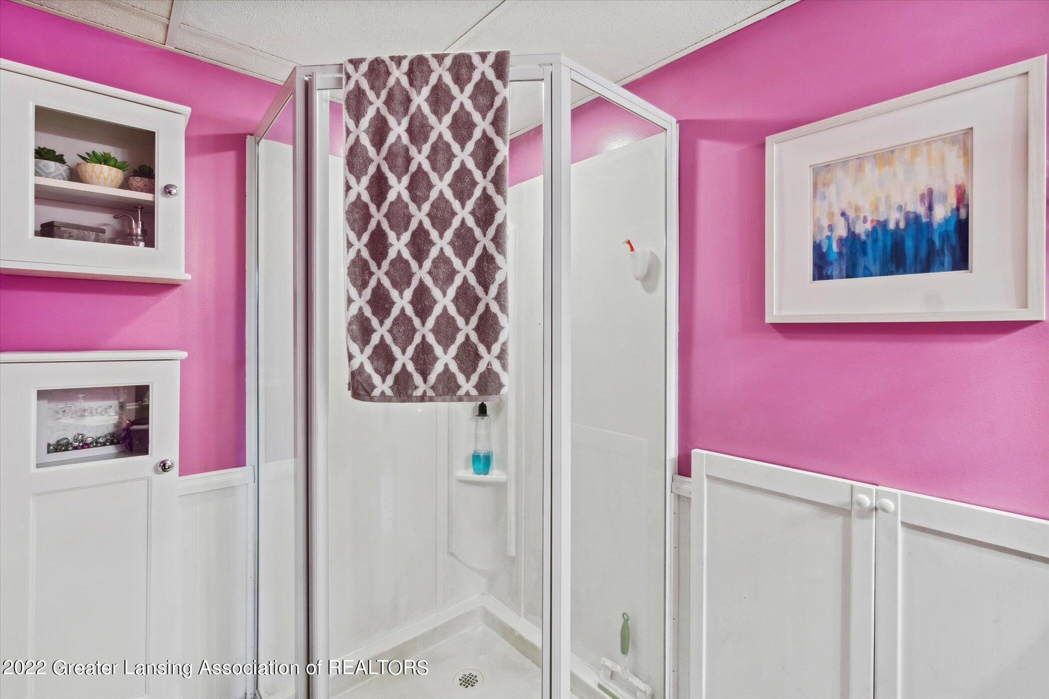 107 Meath Road Eaton Rapids, MI 48827 - Photo 21 of 31 Guest Bath2