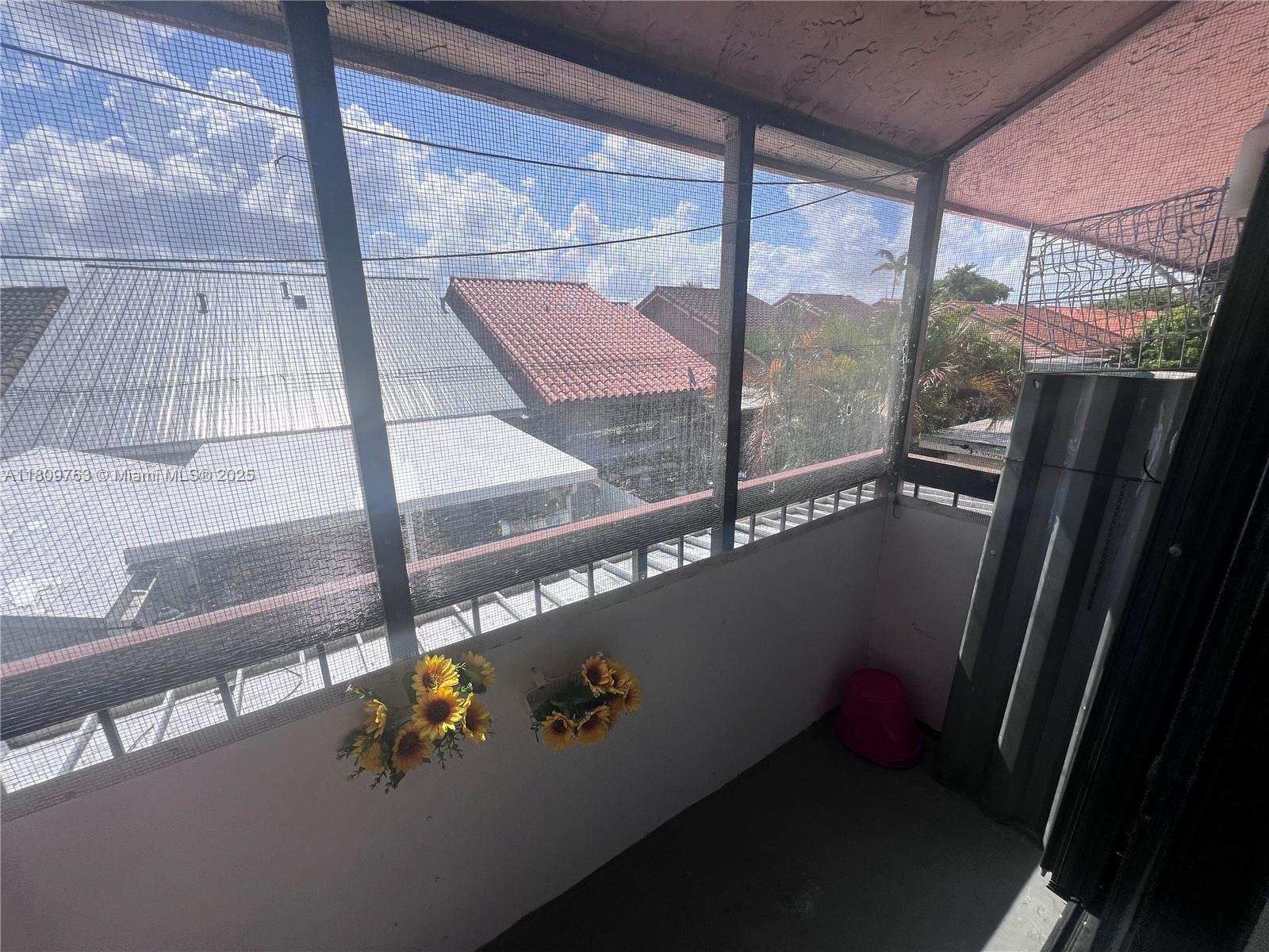 Hialeah Hialeah, FL 33016 - Photo 7 of 15 a close view of sliding door