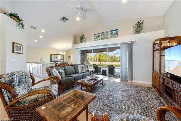 $3,995 | 8432 Indian Wells Way, Naples, FL 34113