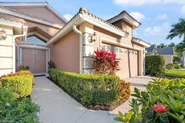 $3,995 | 8432 Indian Wells Way, Naples, FL 34113