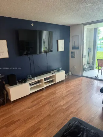 $395,000 | 4580 Northwest 107th Avenue, Unit 10413, Doral, FL 33178