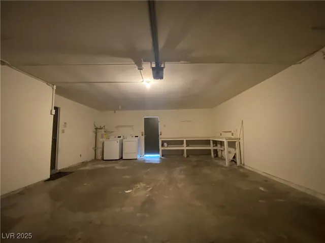 $1,950 | 4765 East Mohave Avenue, Las Vegas, NV 89104