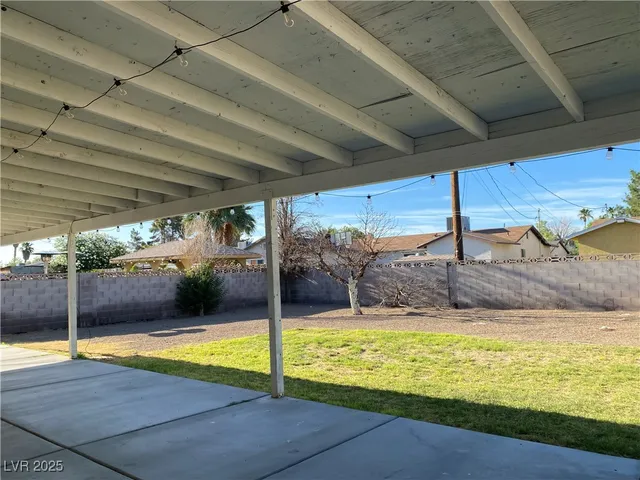 $1,950 | 4765 East Mohave Avenue, Las Vegas, NV 89104