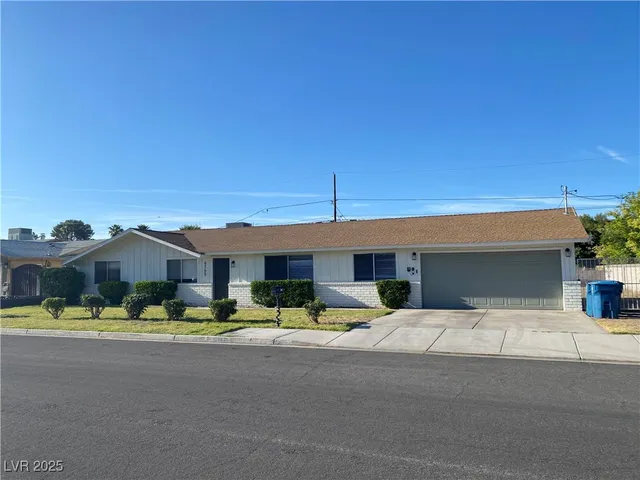 $1,950 | 4765 East Mohave Avenue, Las Vegas, NV 89104