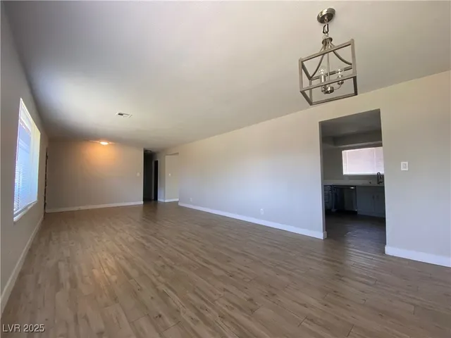 $1,950 | 4765 East Mohave Avenue, Las Vegas, NV 89104