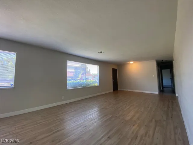 $1,950 | 4765 East Mohave Avenue, Las Vegas, NV 89104