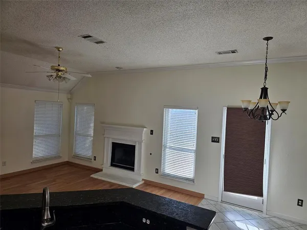 $2,150 | 7783 Park Run Road, Fort Worth, TX 76137