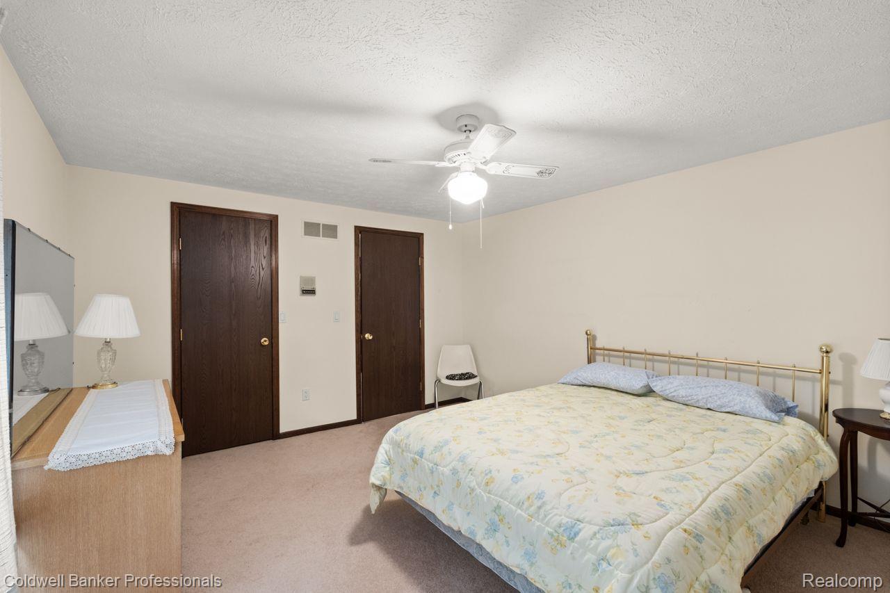 12520 Clyde Road Fenton, MI 48430 - Photo 17 of 36 Gallery Image 17