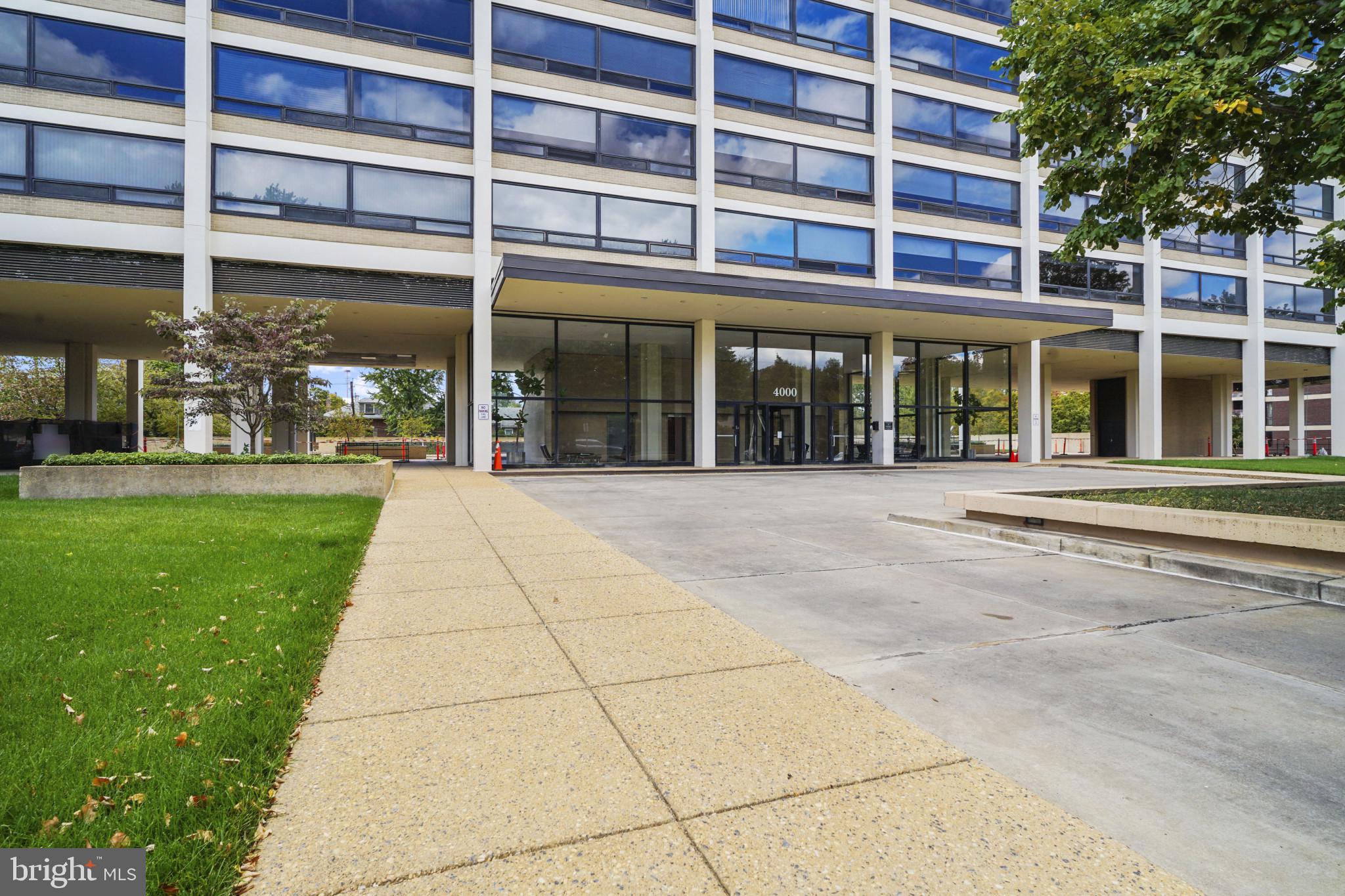 4000 North Charles Street, Unit 706 Baltimore, MD 21218 - Photo 2 of 23 front view of a building
