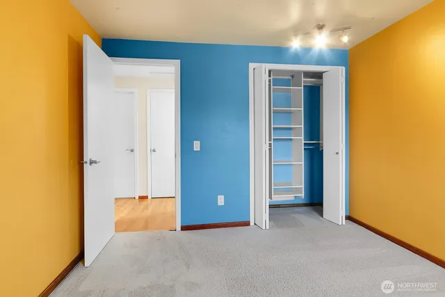 $959,500 | 17217 Larch Way, Lynnwood, WA 98037