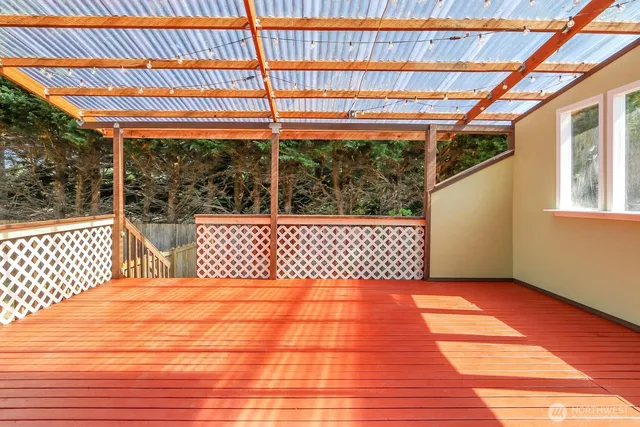 $959,500 | 17217 Larch Way, Lynnwood, WA 98037