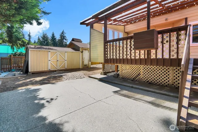 $959,500 | 17217 Larch Way, Lynnwood, WA 98037