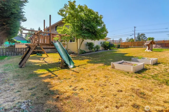 $959,500 | 17217 Larch Way, Lynnwood, WA 98037