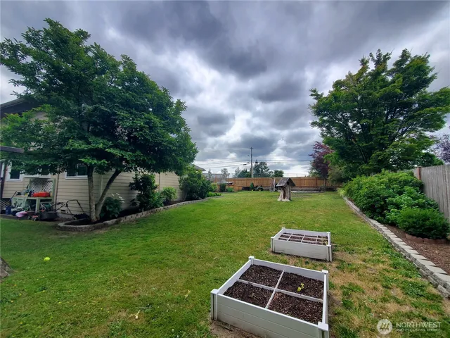 $959,500 | 17217 Larch Way, Lynnwood, WA 98037