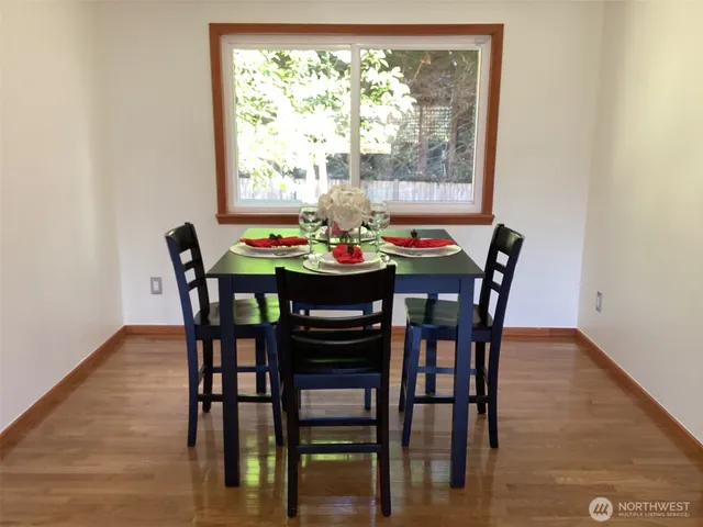 $959,500 | 17217 Larch Way, Lynnwood, WA 98037