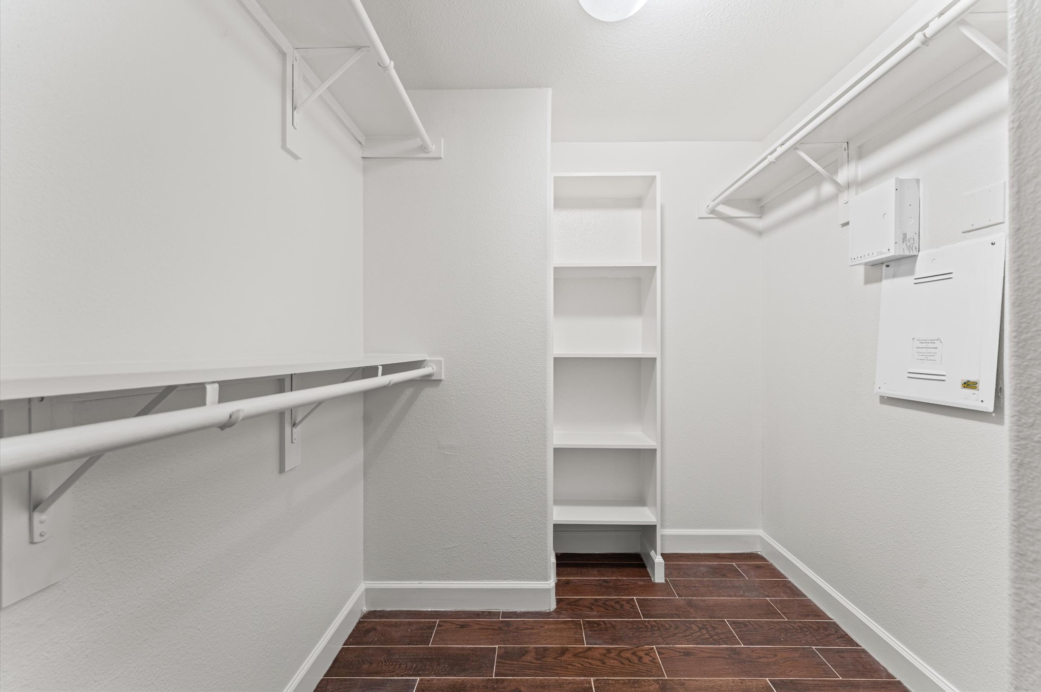 1602 Elgin Street, Unit 10 Houston, TX 77004 - Photo 11 of 21 Walk-in primary closet