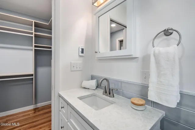 $403,500 | 17 Dumbarton Drive, Bethlehem, NY 12054