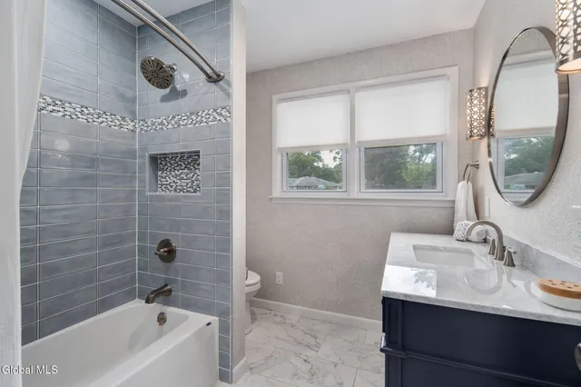 $403,500 | 17 Dumbarton Drive, Bethlehem, NY 12054