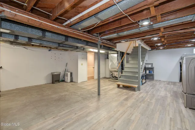 $403,500 | 17 Dumbarton Drive, Bethlehem, NY 12054