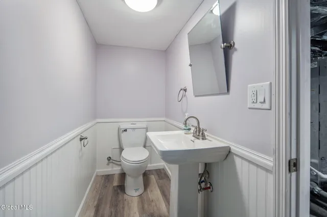 $403,500 | 17 Dumbarton Drive, Bethlehem, NY 12054