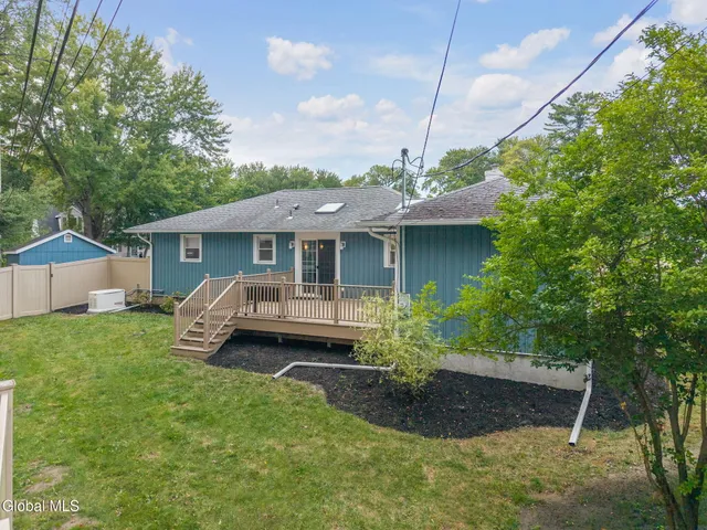 $403,500 | 17 Dumbarton Drive, Bethlehem, NY 12054