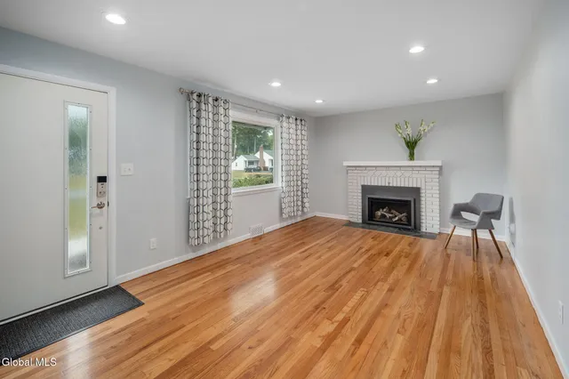 $403,500 | 17 Dumbarton Drive, Bethlehem, NY 12054