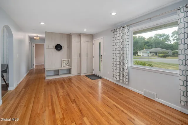 $403,500 | 17 Dumbarton Drive, Bethlehem, NY 12054