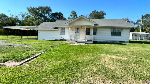 $220,000 | 129 Riverview Drive, Patterson, LA 70392