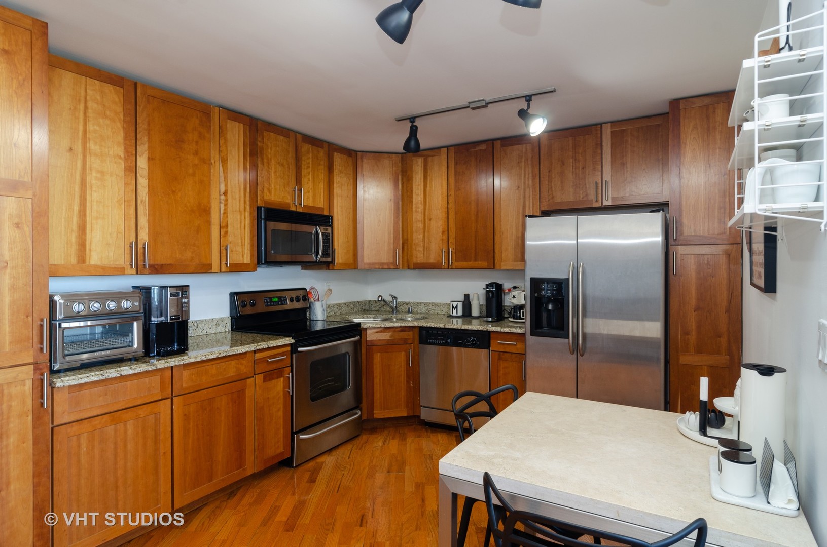 655 West Irving Park Road, Unit 5104 Chicago, IL 60613 - Photo 5 of 14