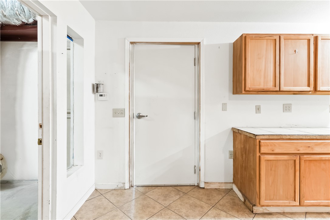 1675 Valencia Road Fort Mohave, AZ 86426 - Photo 22 of 60 Kitchen