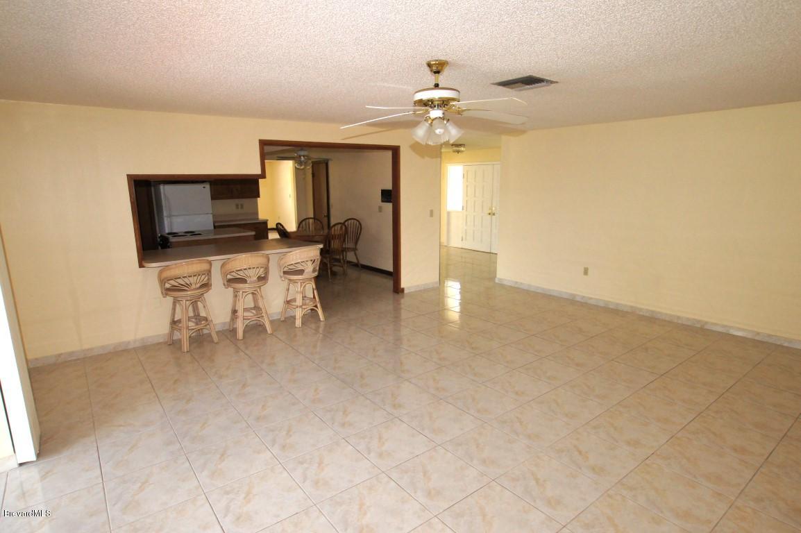 475 Rio Vista Lane Merritt Island, FL 32952 - Photo 4 of 14 Rio Vista 475 - Living
