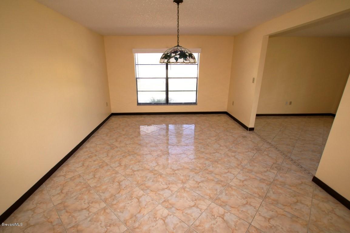 475 Rio Vista Lane Merritt Island, FL 32952 - Photo 6 of 14 Rio Vista 475 - Dining
