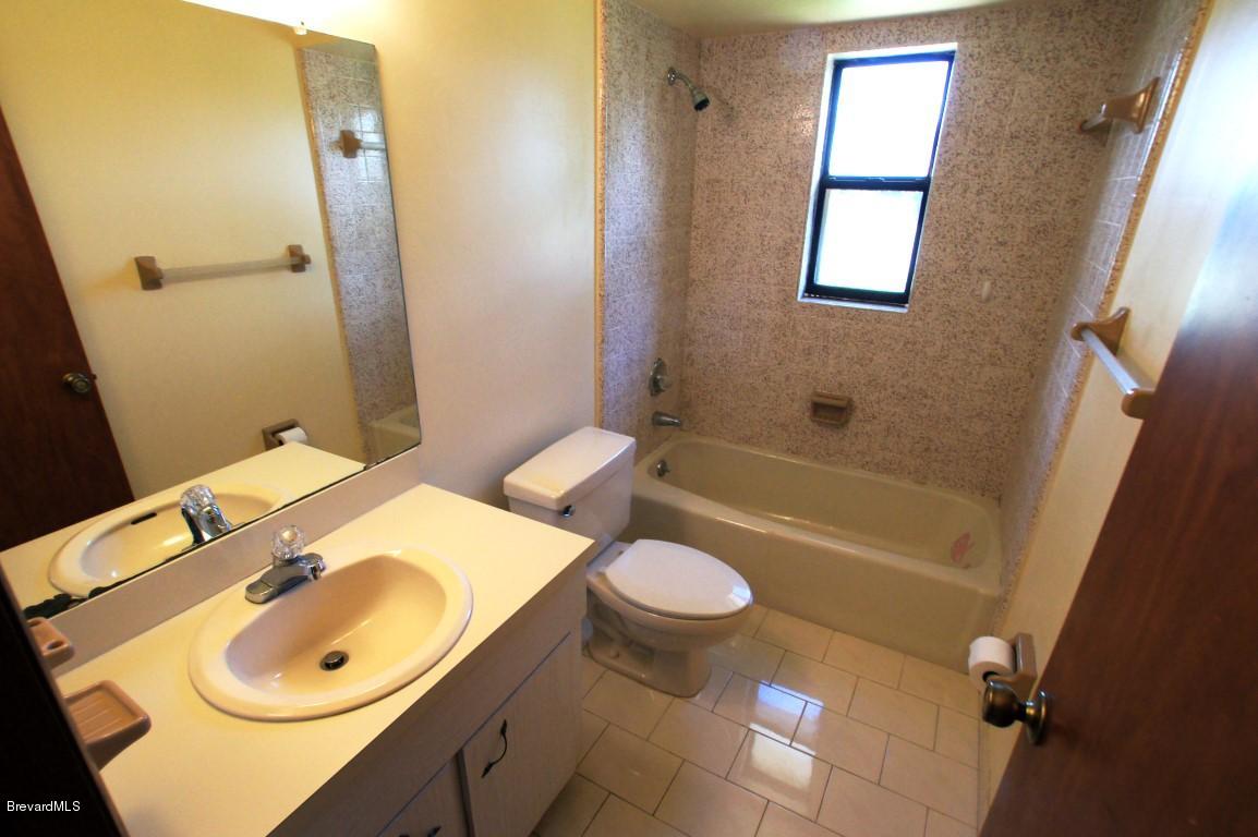 475 Rio Vista Lane Merritt Island, FL 32952 - Photo 9 of 14 Rio Vista 475 - Bath