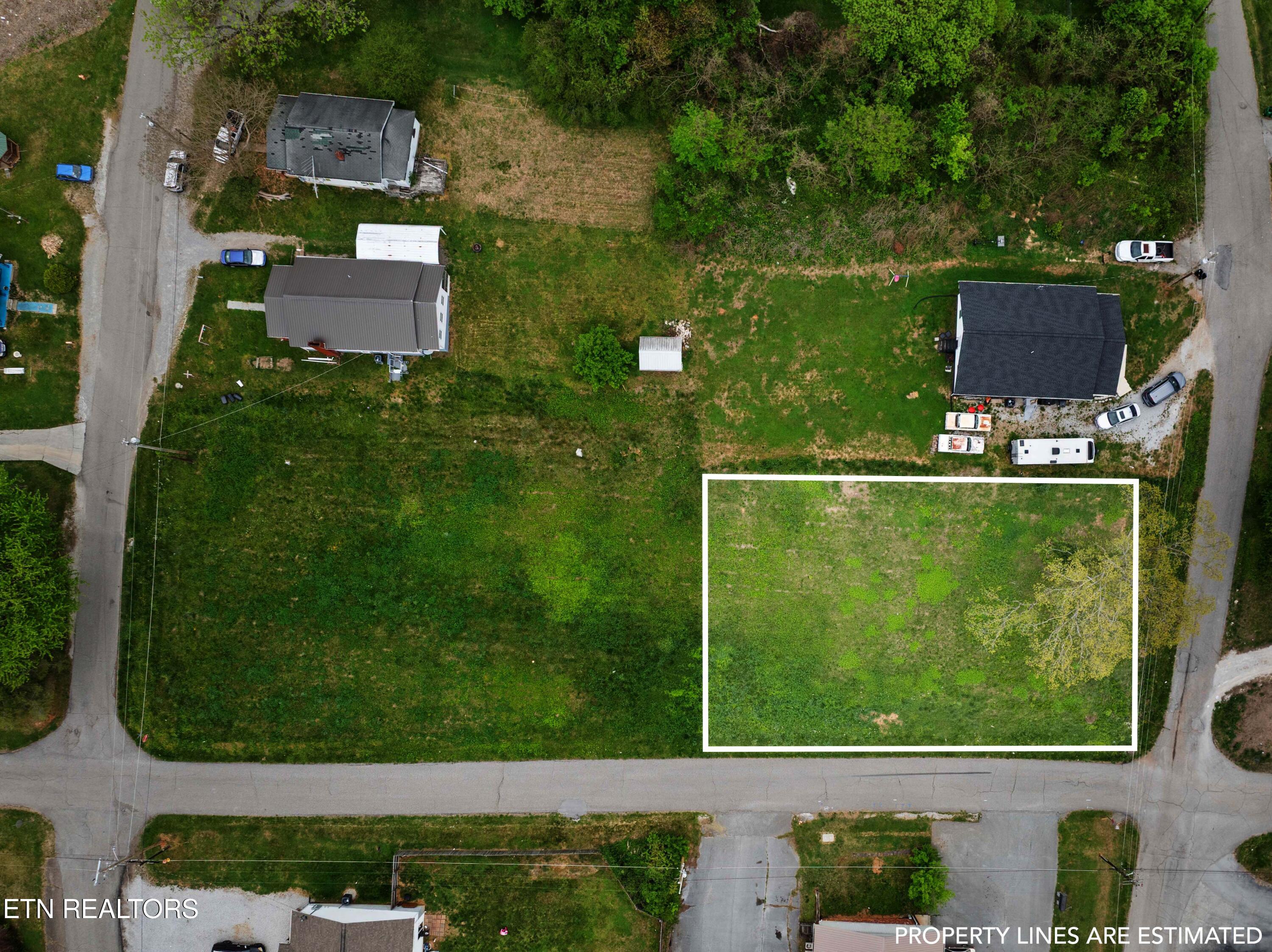West Prospect Street La Follette, TN 37766 - Photo 5 of 20 DJI_0129 PL1