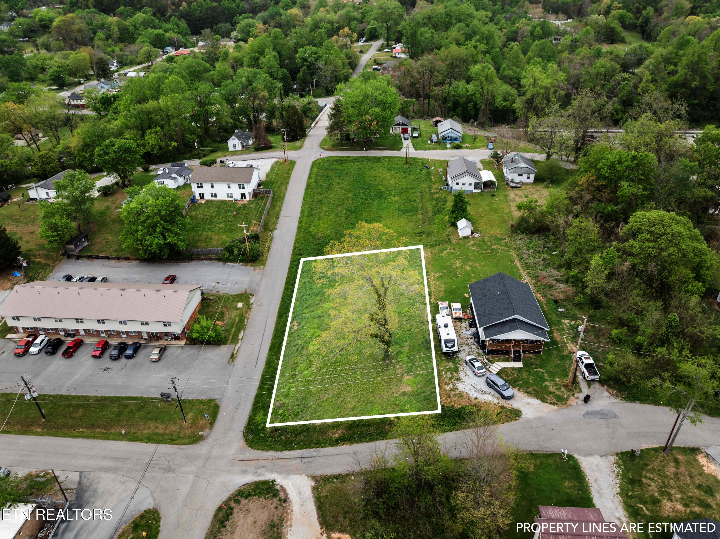 West Prospect Street La Follette, TN 37766 - Photo 7 of 20 DJI_0164 PL1