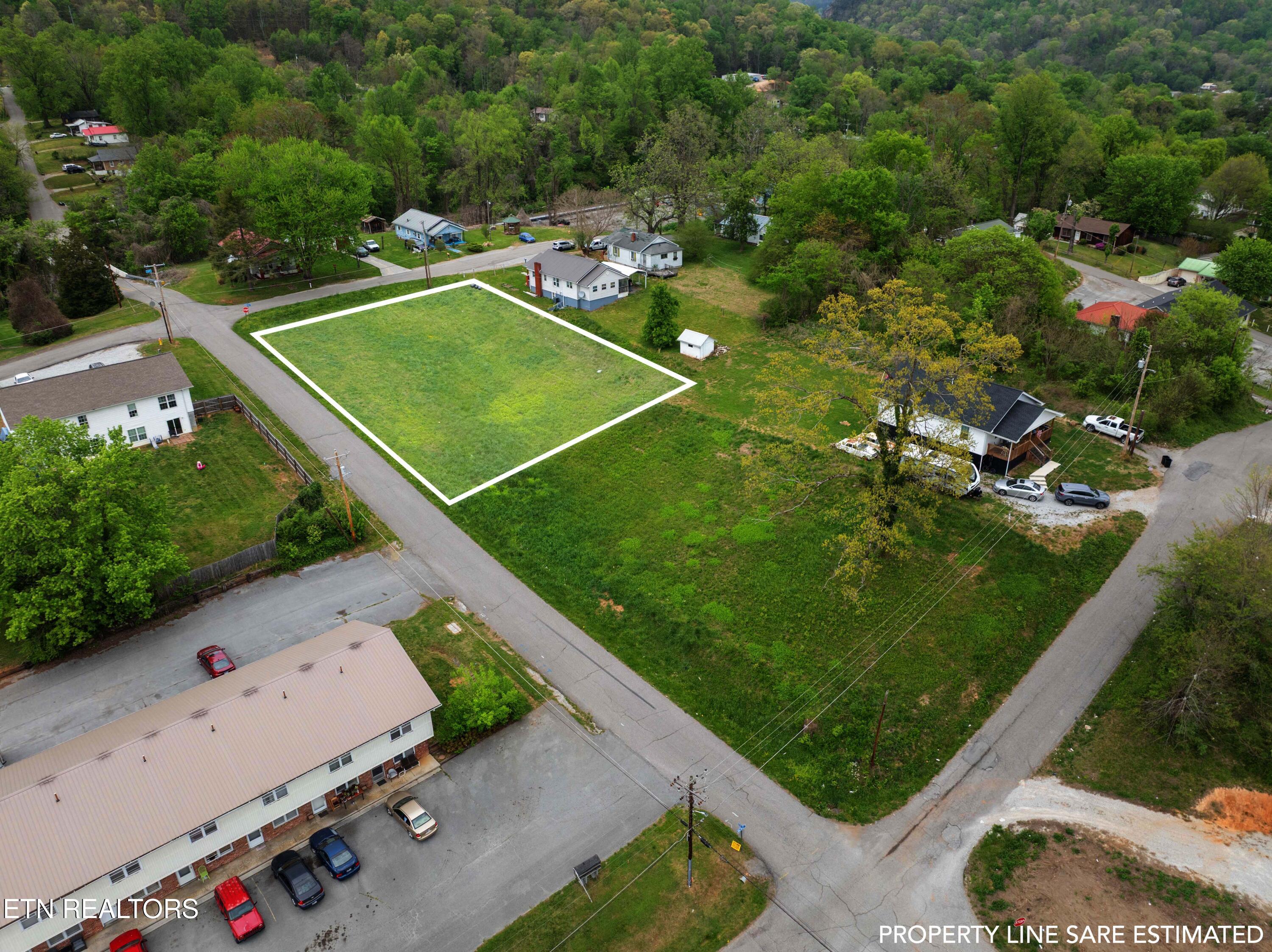 West Prospect Street La Follette, TN 37766 - Photo 8 of 20 DJI_0171 PL2